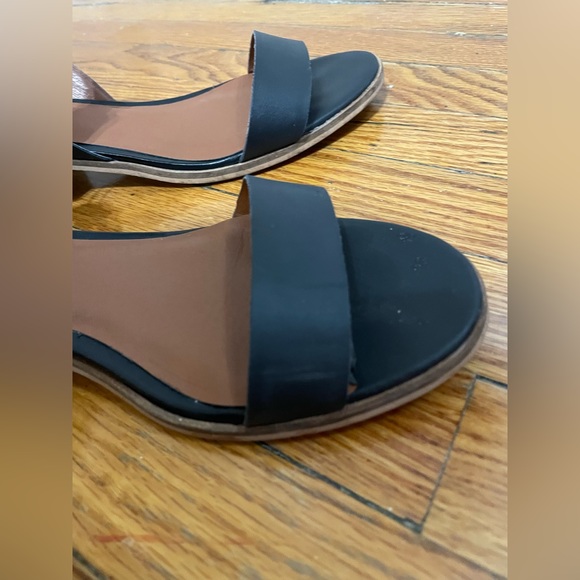 Black Leather Lucky Brand Size 10 Sandals - Picture 2 of 5